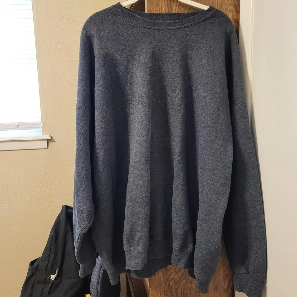 Athletic Works Men's Charcoal Crewneck Sweater - Picture 4 of 8